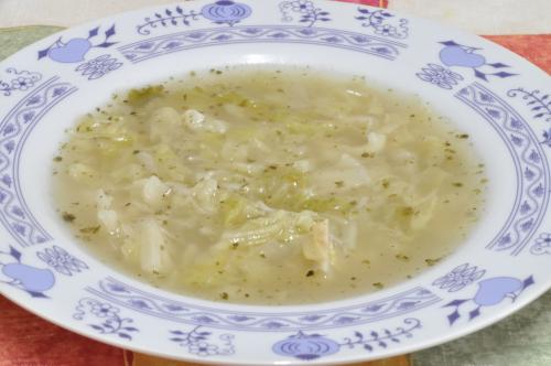 Jak uvařit kapustová polévka s majoránkou? Snadné recept, připravený za 30 - 45 minut